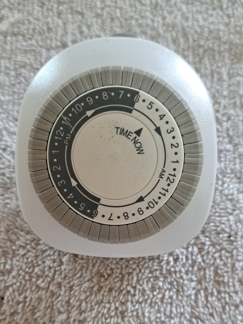 Utilitech 1-Outlet Indoor Daily Timer Mechanical 0148297 / TM01DHBL